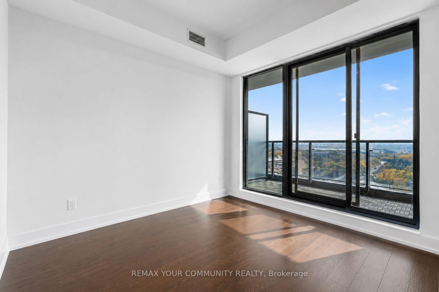 33 Frederick Todd Way, Unit 1305 thumbnail 17