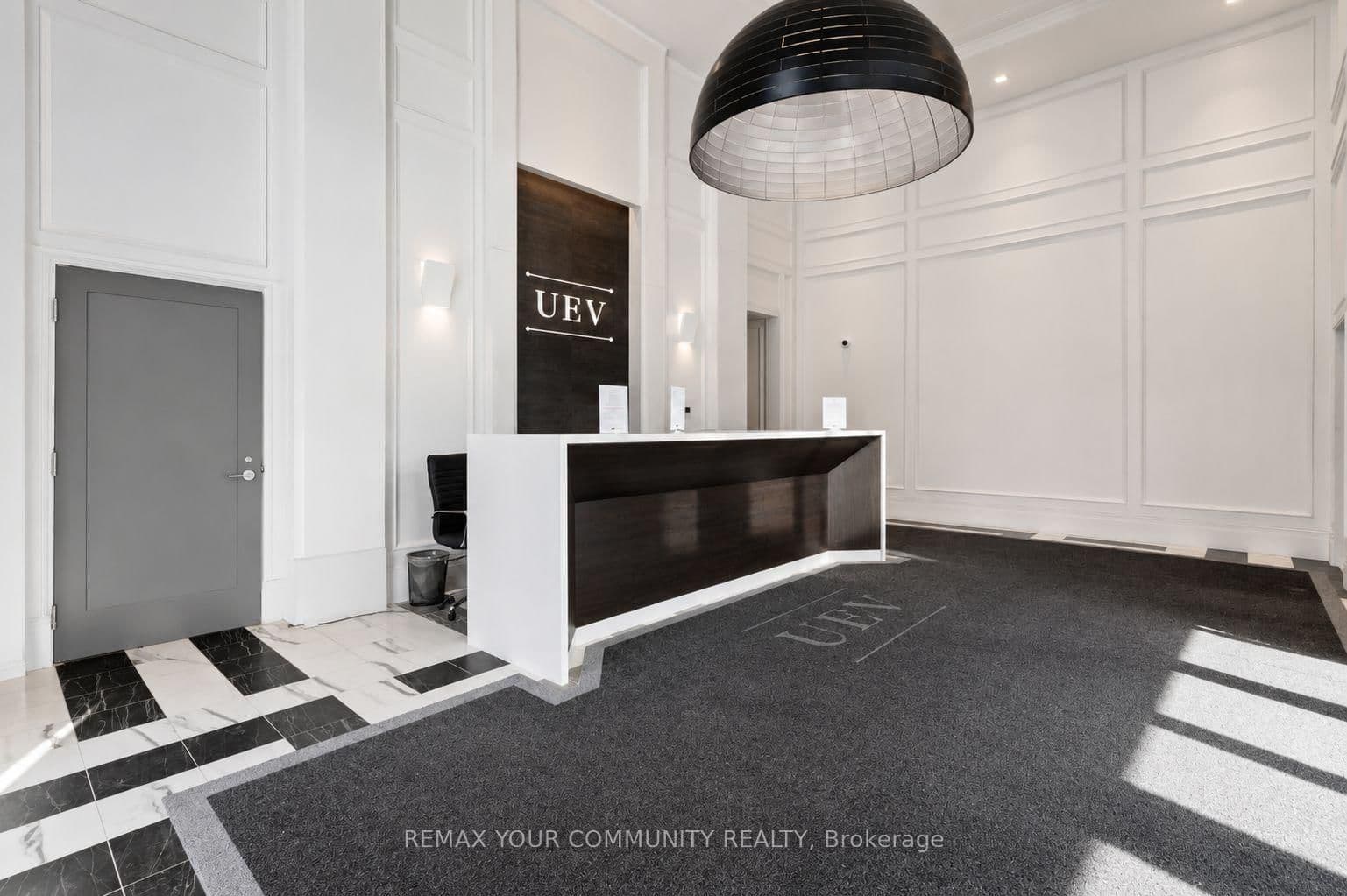 33 Frederick Todd Way, Unit 1305 thumbnail 2