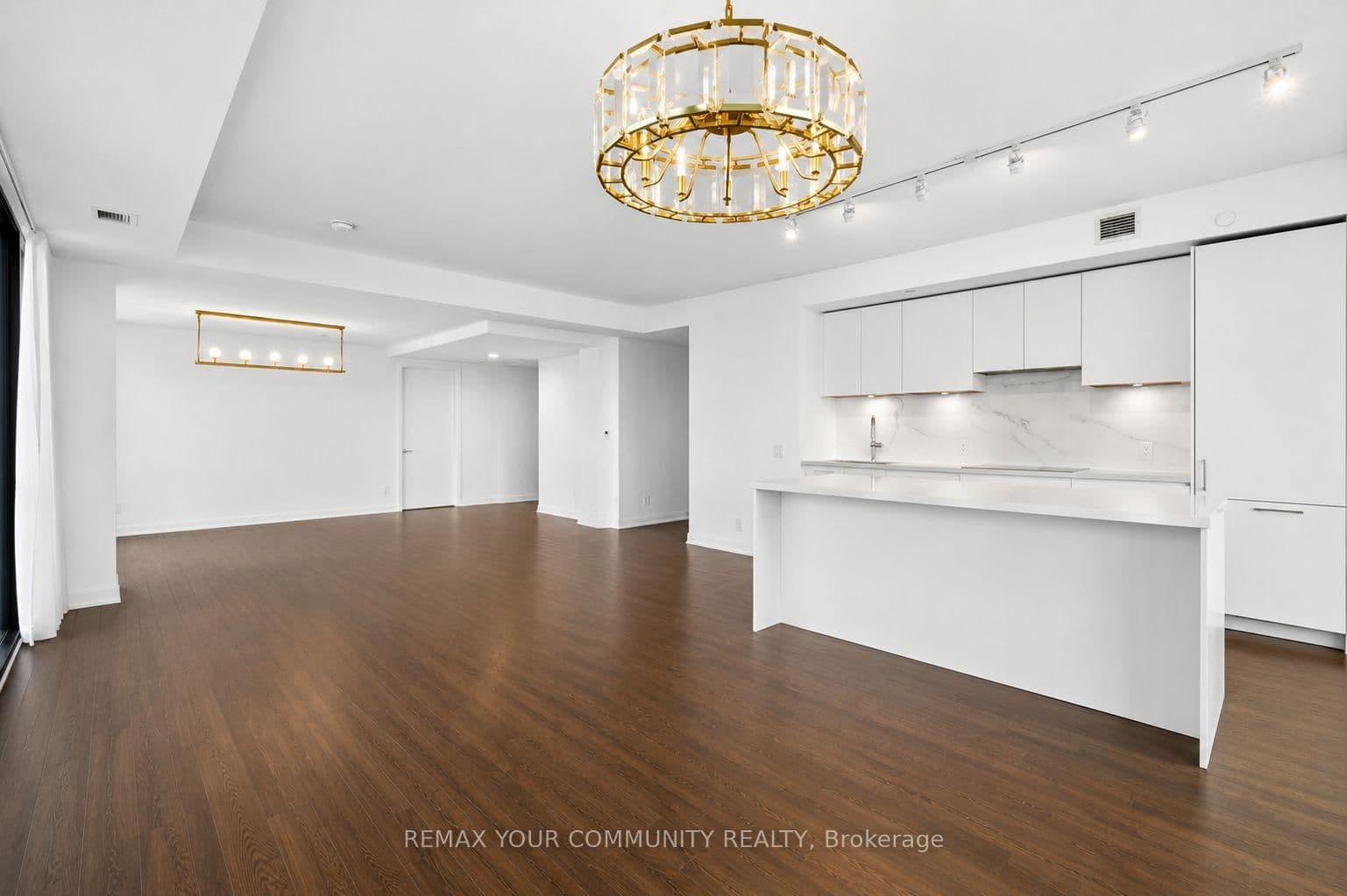 33 Frederick Todd Way, Unit 1305 thumbnail 8