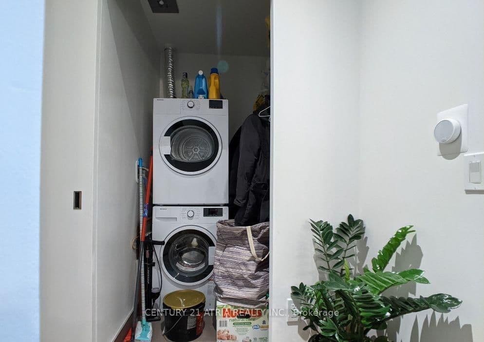 8 Hillsdale Avenue E, Unit 1135 thumbnail 6