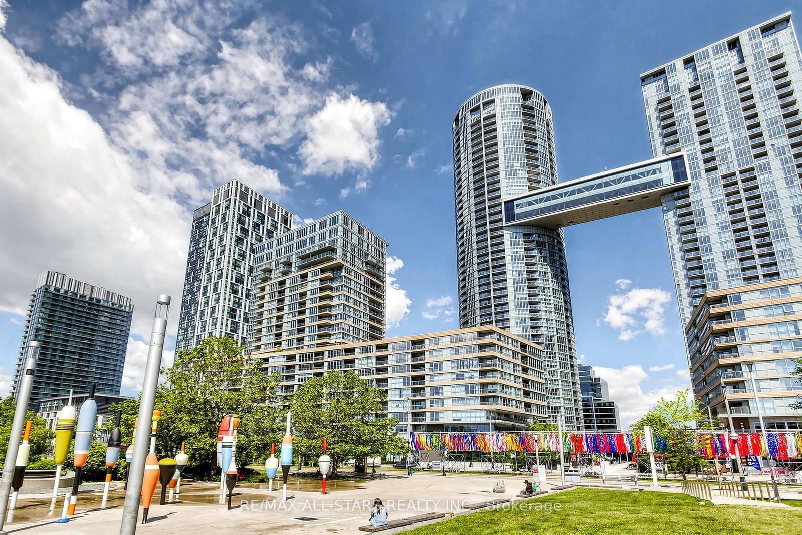 110 Fort York Boulevard - Image 1