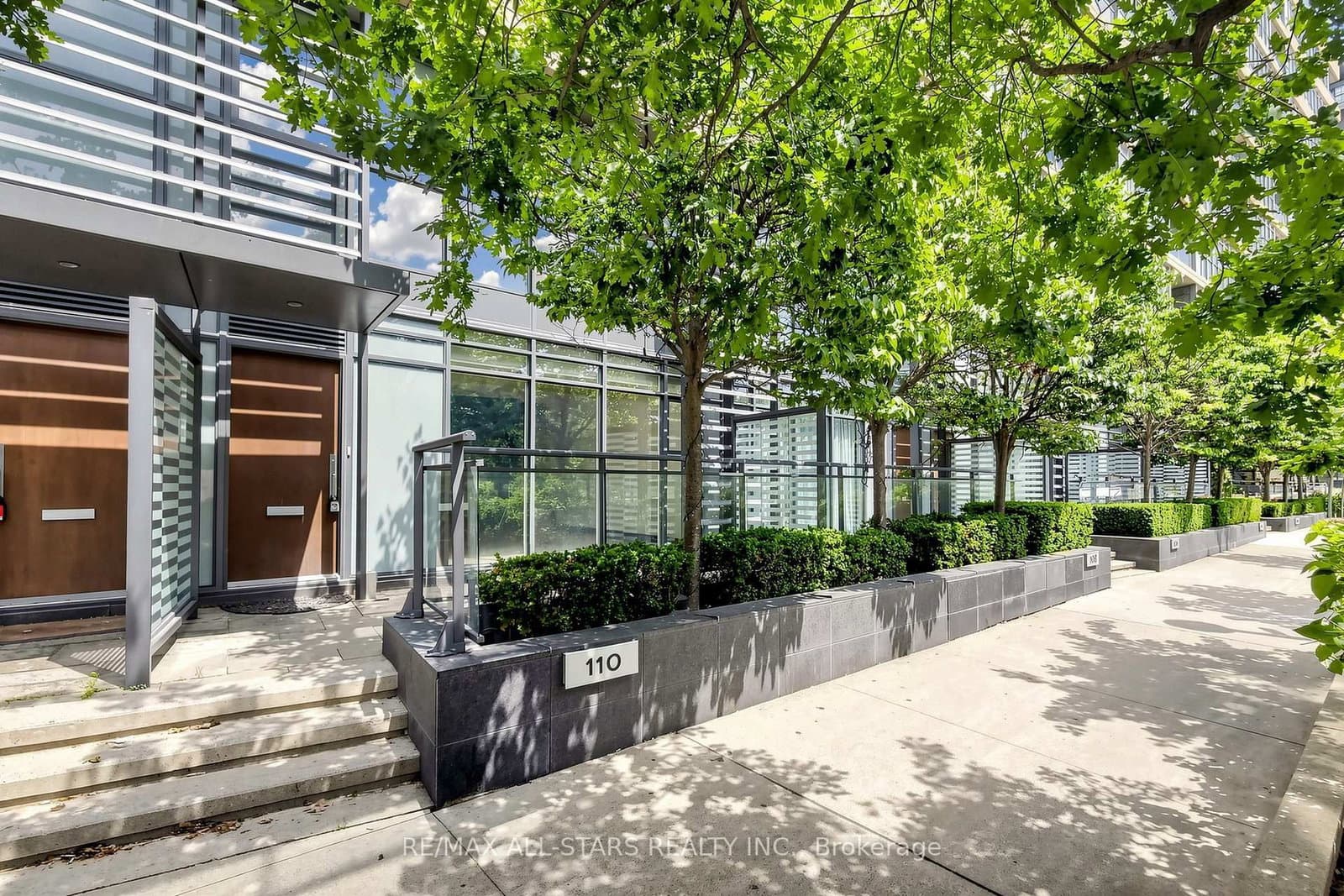 110 Fort York Boulevard thumbnail 38