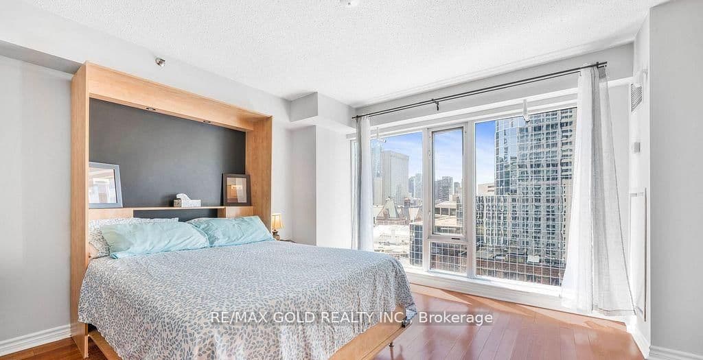 200 Victoria Street, Unit 1506 thumbnail 15