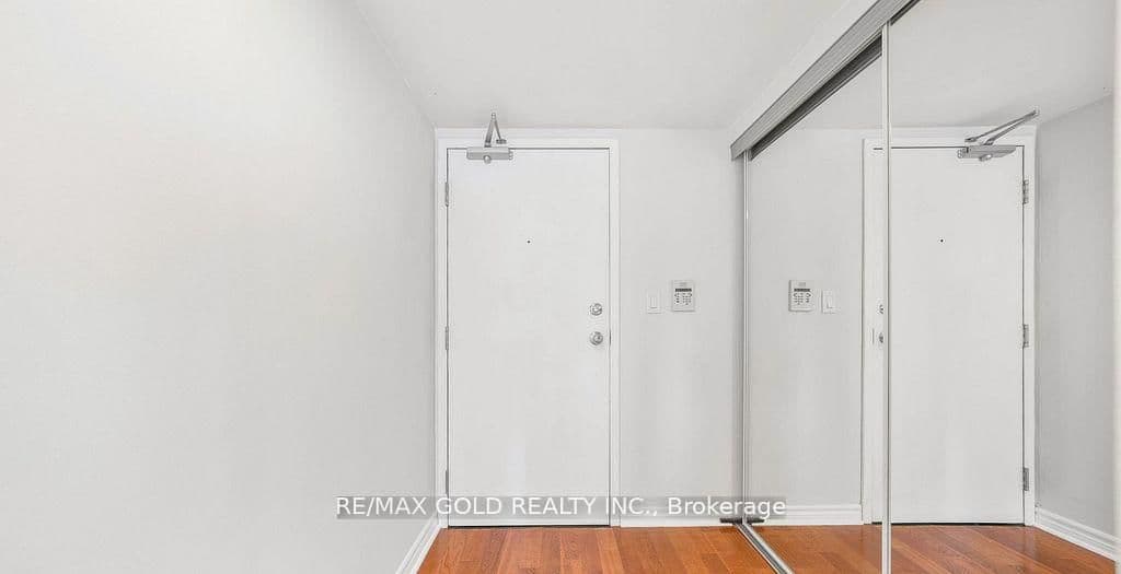 200 Victoria Street, Unit 1506 thumbnail 8