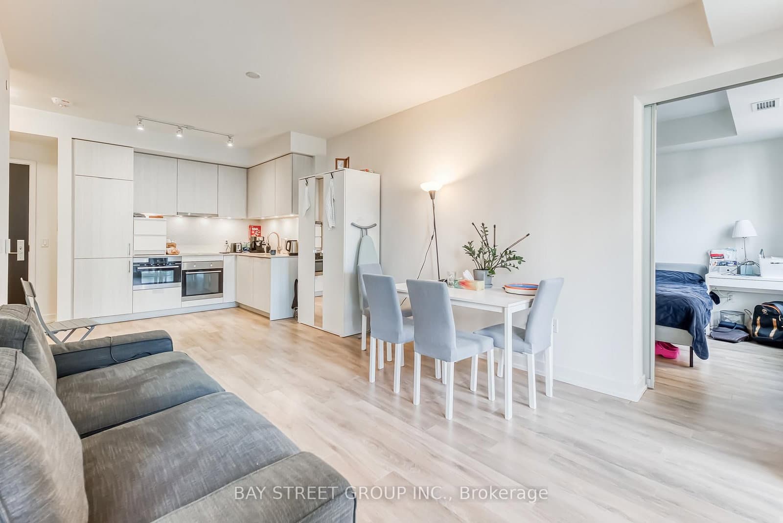 158 FRONT Street E, Unit 210 thumbnail 12