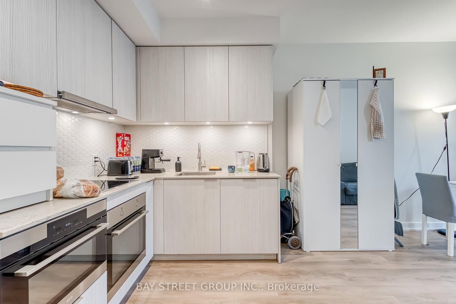 158 FRONT Street E, Unit 210 thumbnail 6