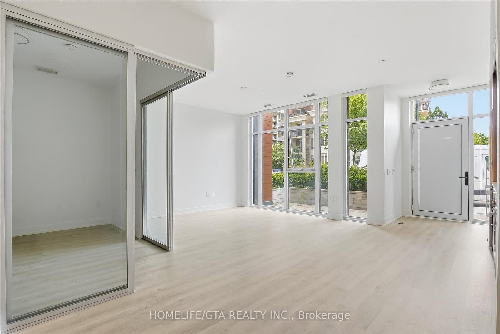 30 Inn On The Park Drive, Unit 206 thumbnail 10