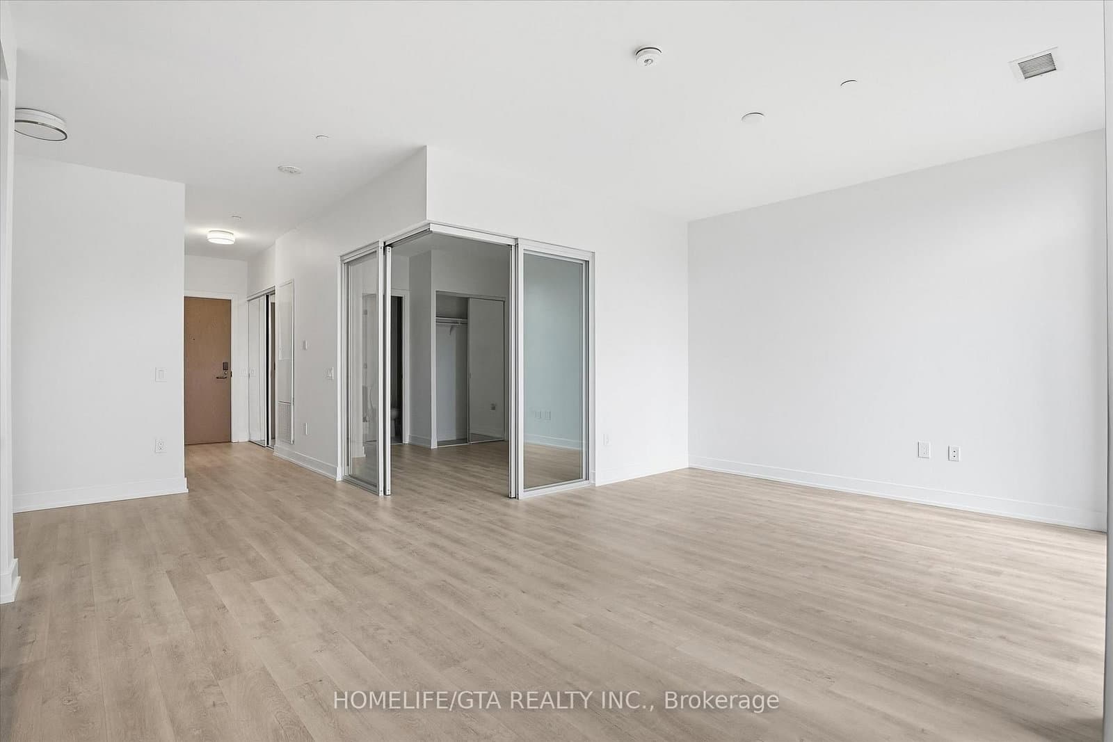 30 Inn On The Park Drive, Unit 206 thumbnail 13