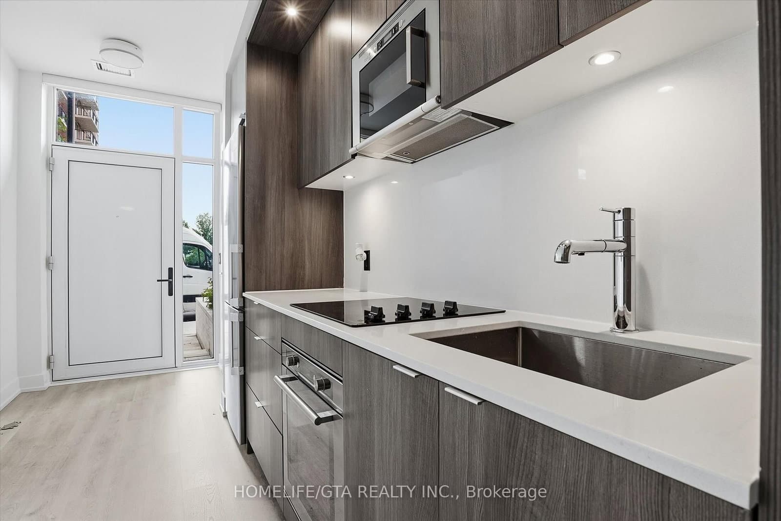 30 Inn On The Park Drive, Unit 206 thumbnail 20