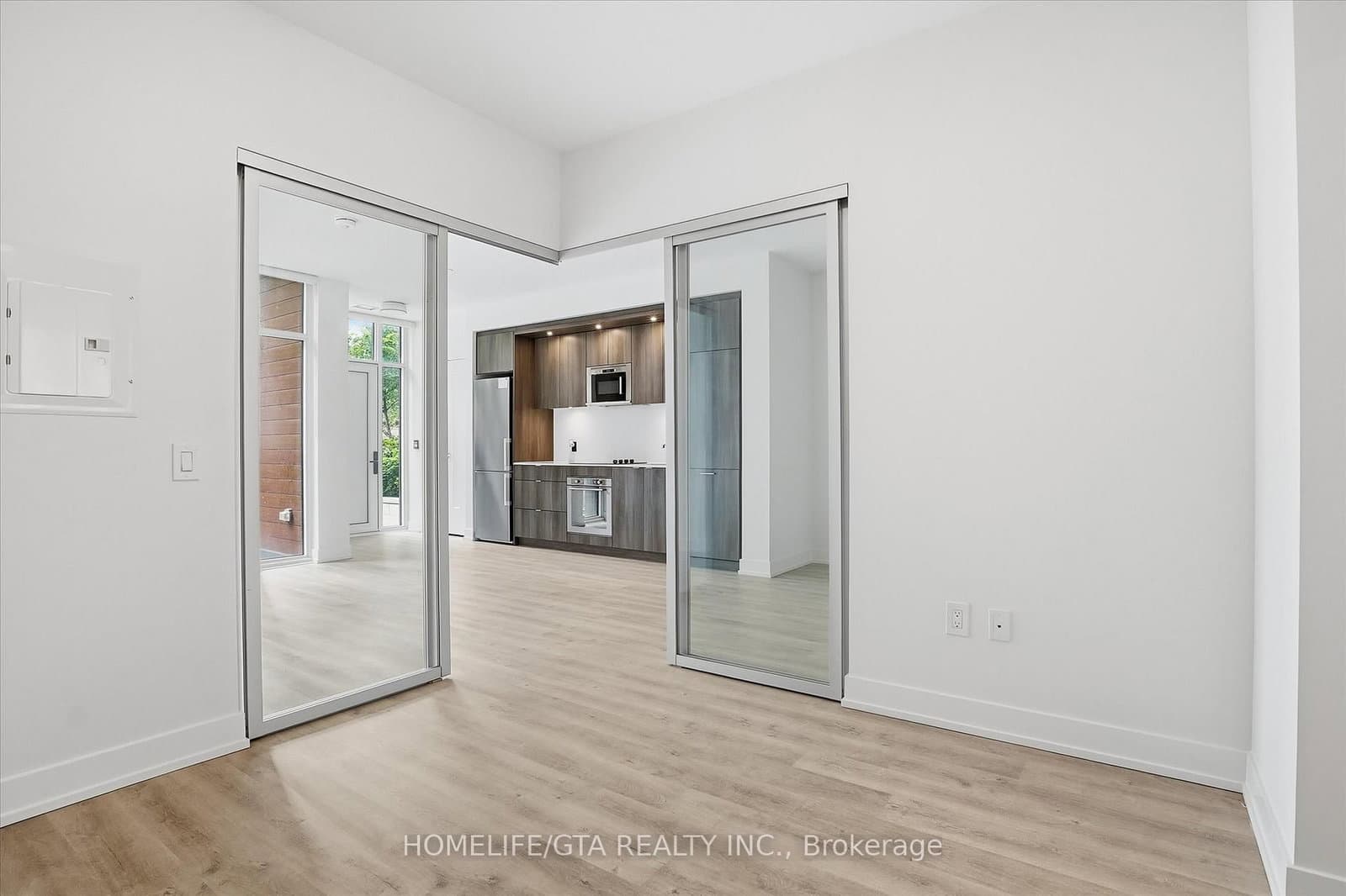 30 Inn On The Park Drive, Unit 206 thumbnail 23