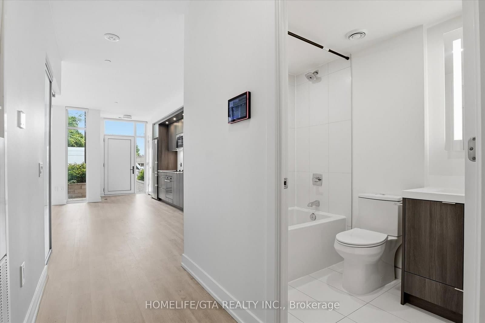 30 Inn On The Park Drive, Unit 206 thumbnail 7