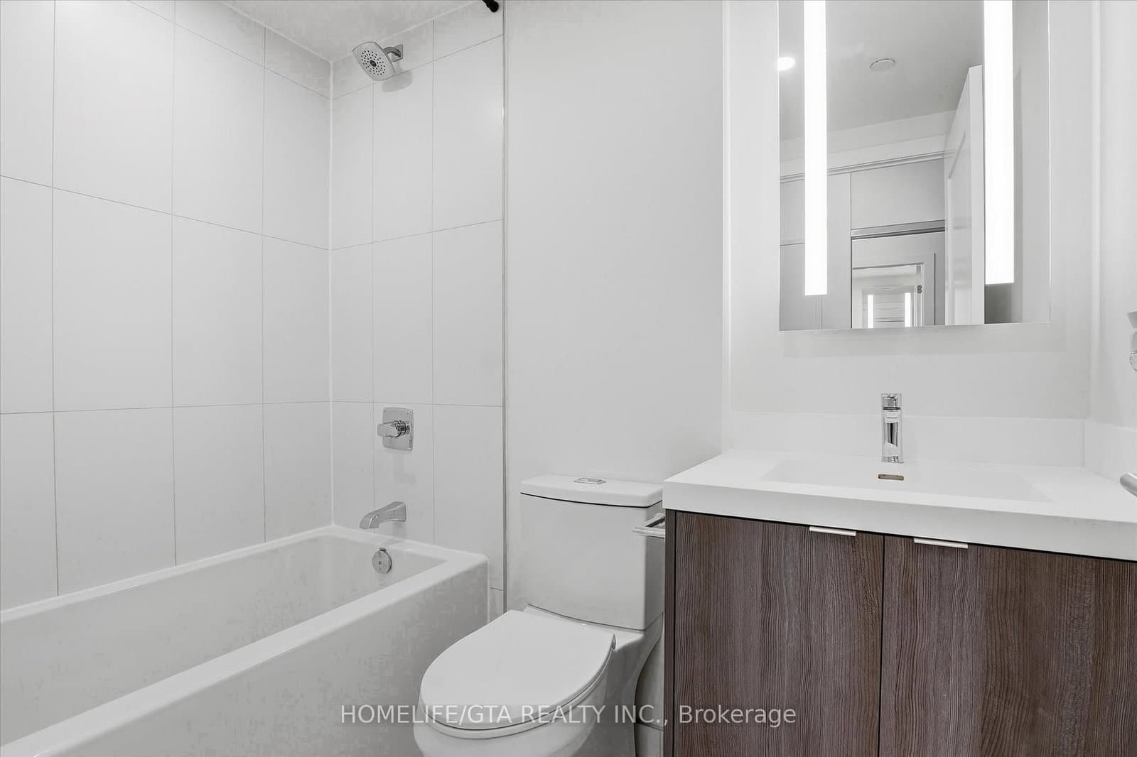 30 Inn On The Park Drive, Unit 206 thumbnail 8