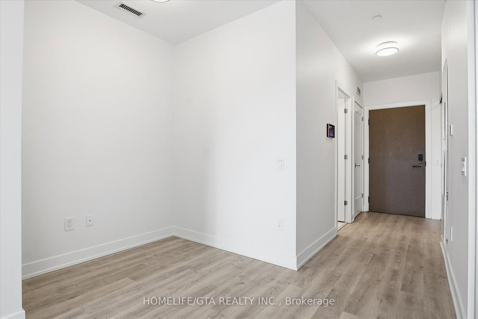 30 Inn On The Park Drive, Unit 206 thumbnail 9