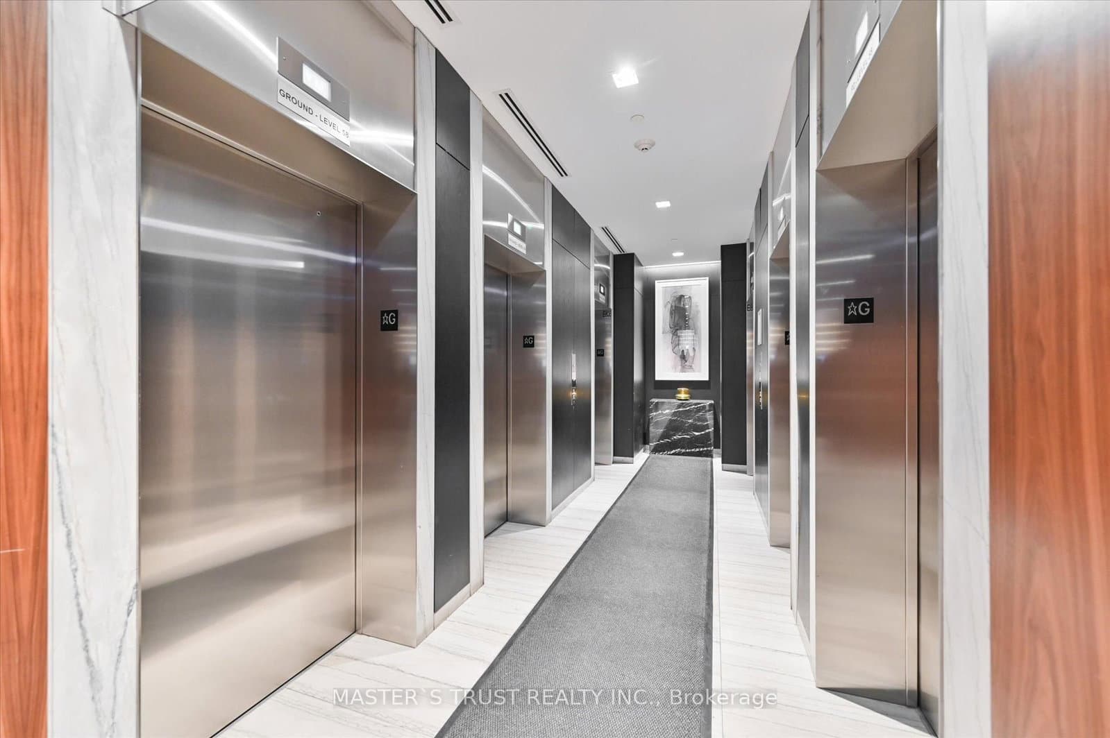 8 Eglinton Avenue E, Unit Ph 5801 thumbnail 3