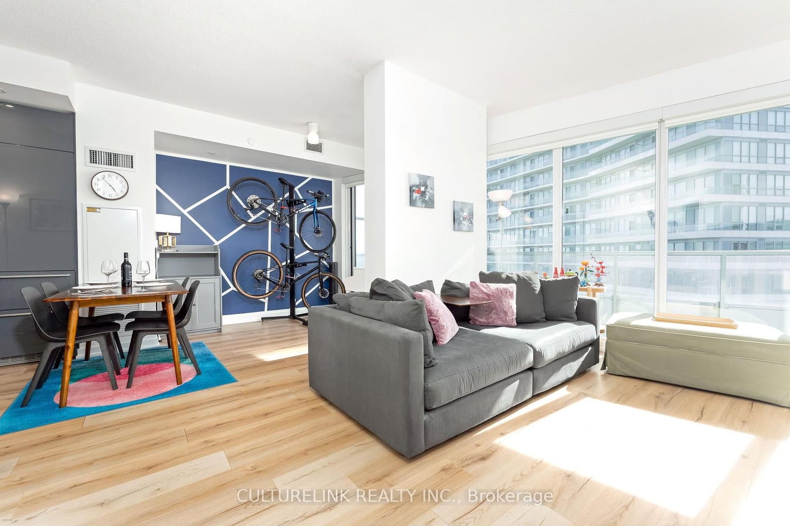 117 McMahon Drive, Unit 2008 thumbnail 14