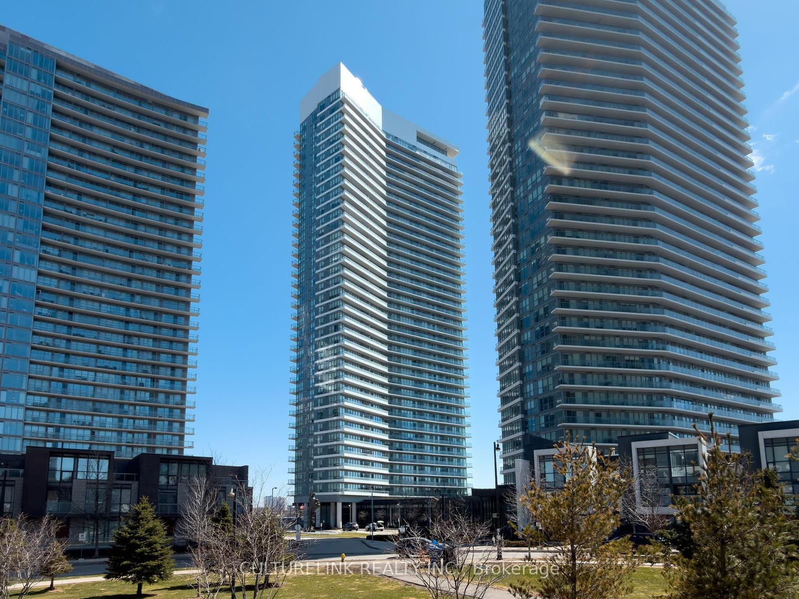 117 McMahon Drive, Unit 2008 thumbnail 2
