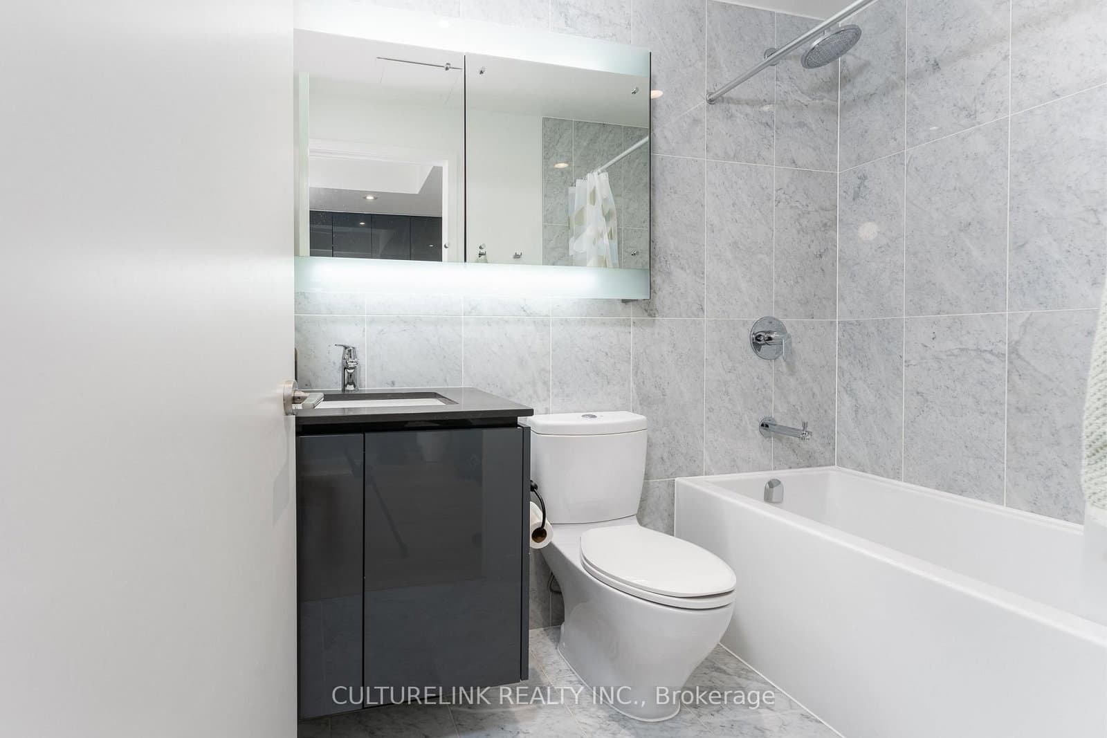 117 McMahon Drive, Unit 2008 thumbnail 26