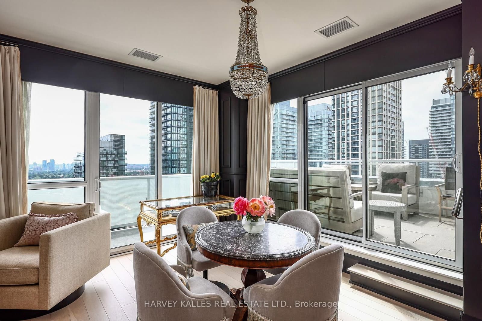 101 Erskine Avenue, Unit 2407 thumbnail 14