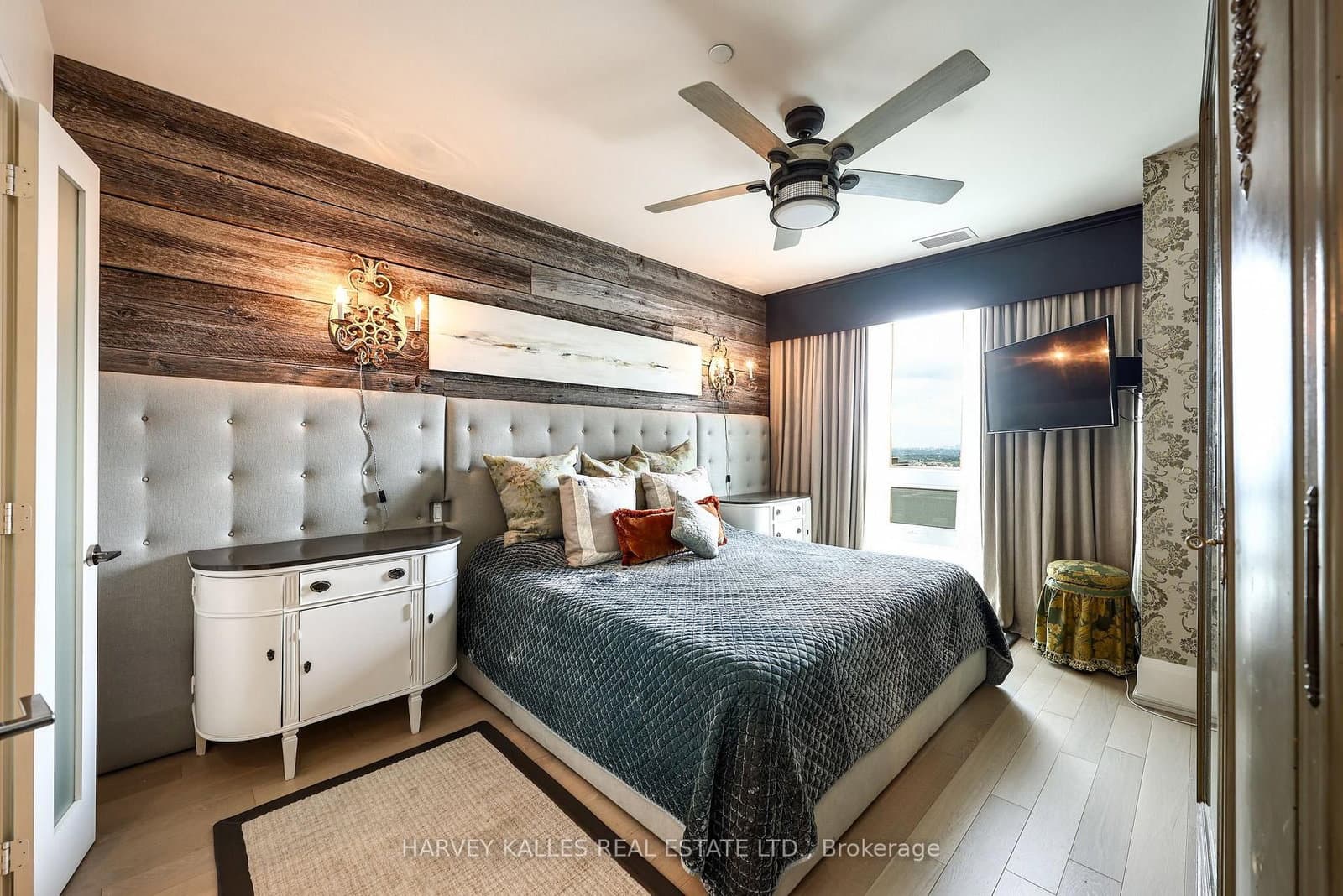 101 Erskine Avenue, Unit 2407 thumbnail 16