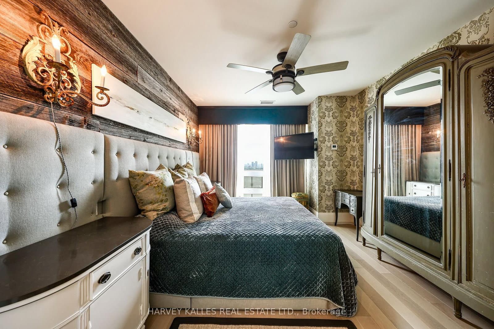 101 Erskine Avenue, Unit 2407 thumbnail 17