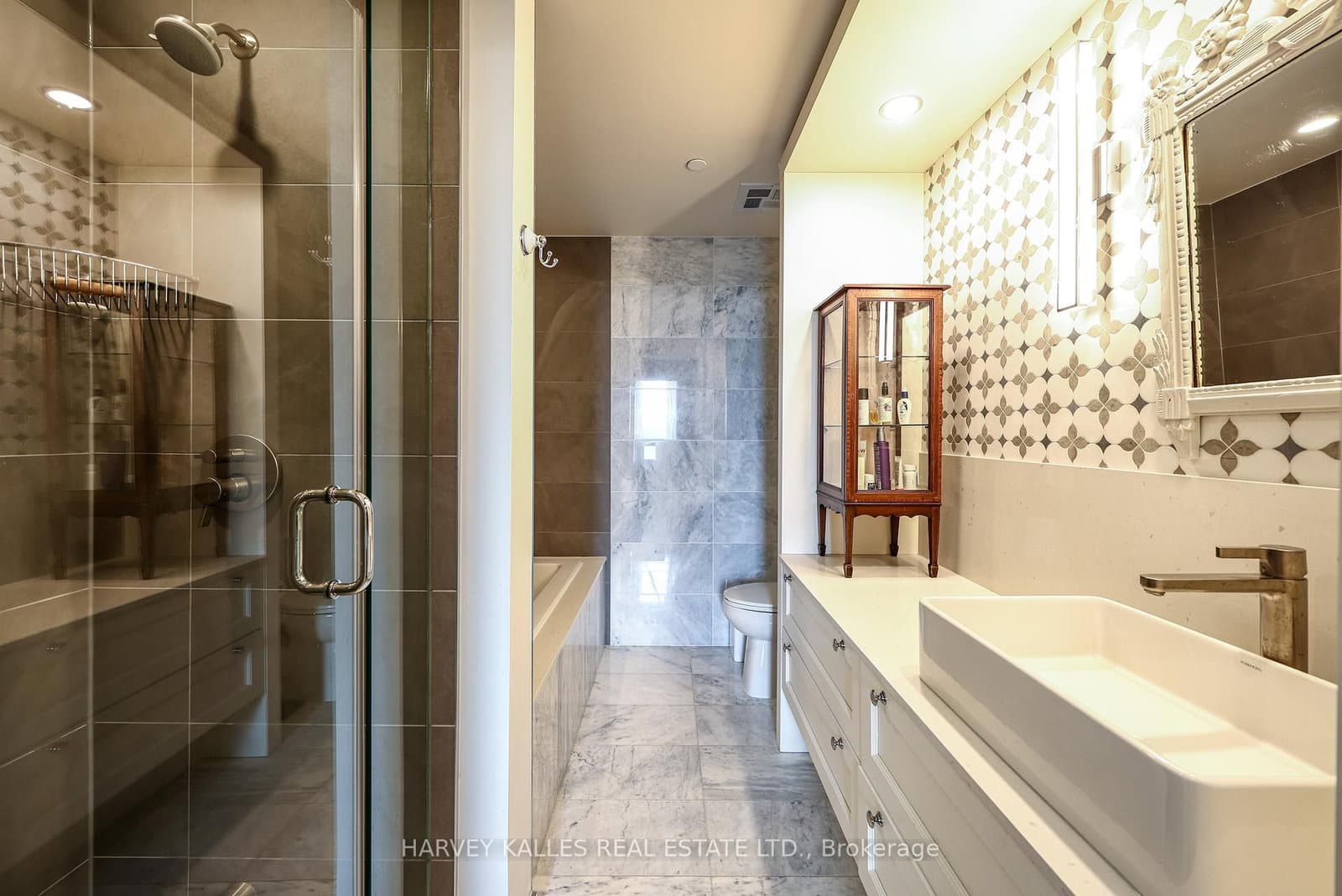 101 Erskine Avenue, Unit 2407 thumbnail 21