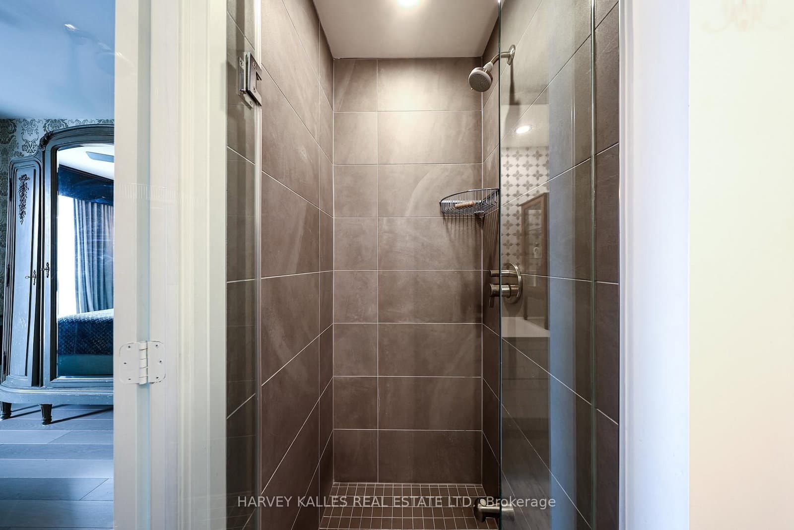 101 Erskine Avenue, Unit 2407 thumbnail 23