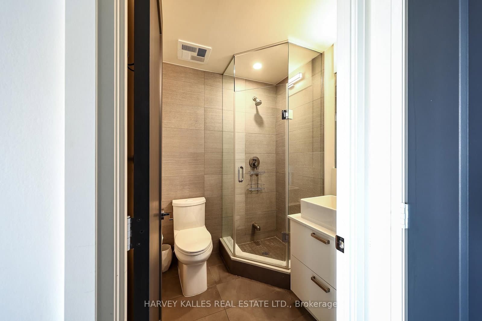 101 Erskine Avenue, Unit 2407 thumbnail 28