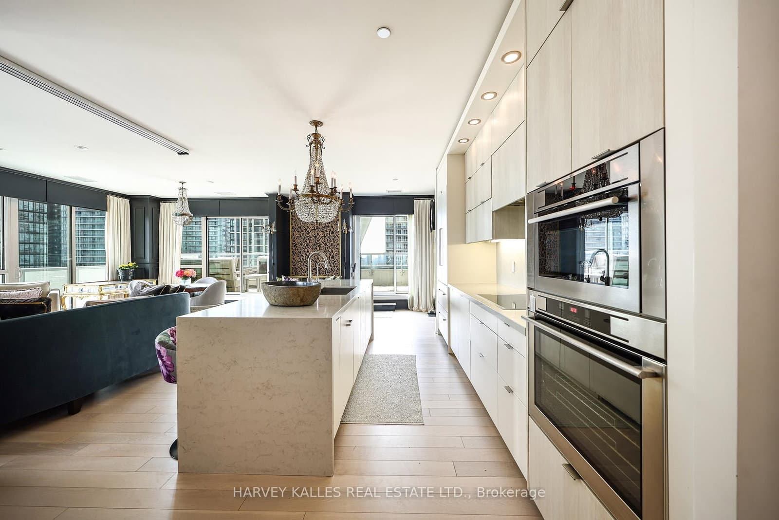 101 Erskine Avenue, Unit 2407 thumbnail 5