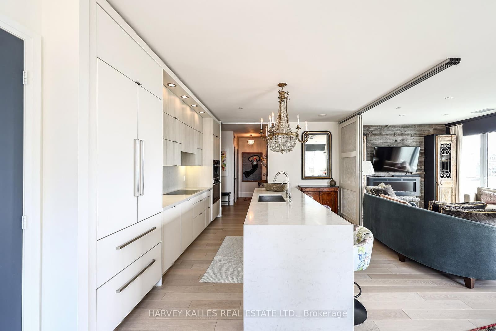 101 Erskine Avenue, Unit 2407 thumbnail 6