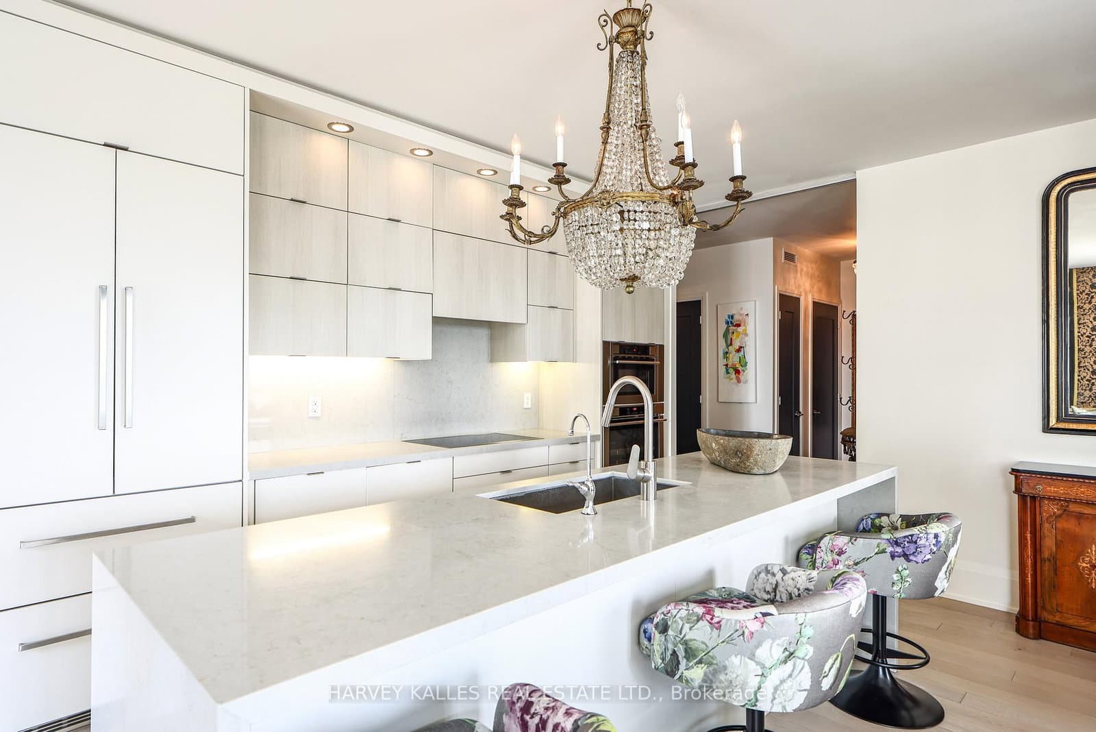 101 Erskine Avenue, Unit 2407 thumbnail 8