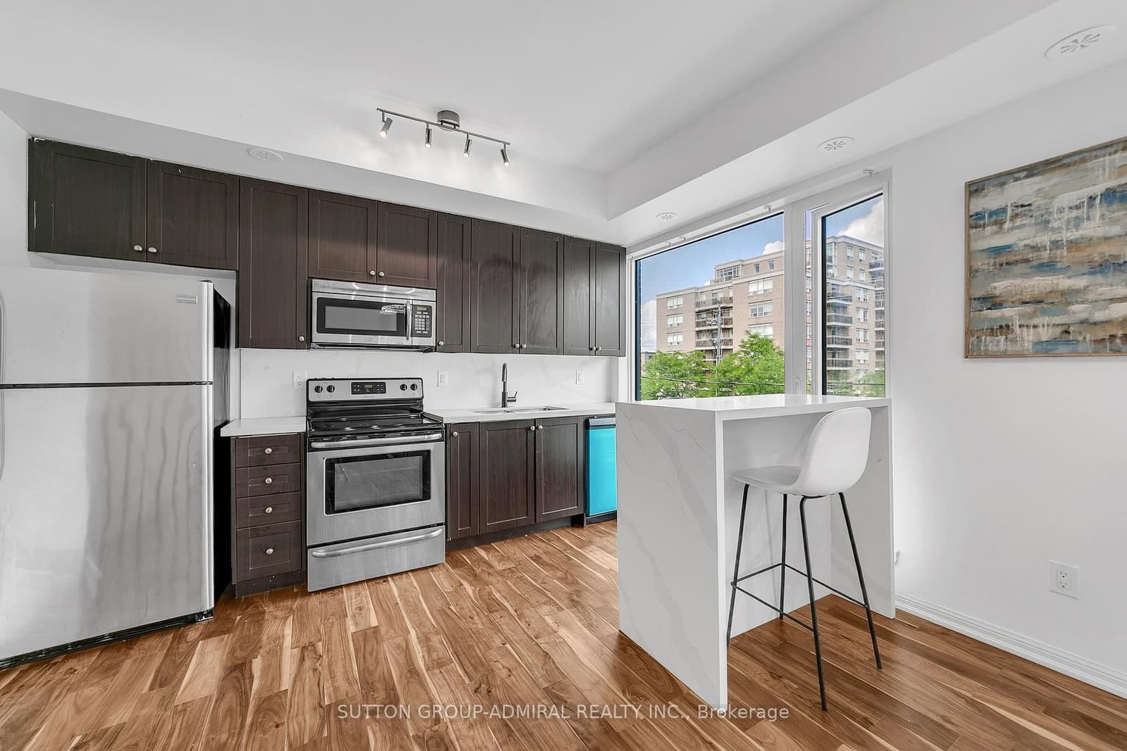 639 Lawrence Avenue, Unit 305 thumbnail 11