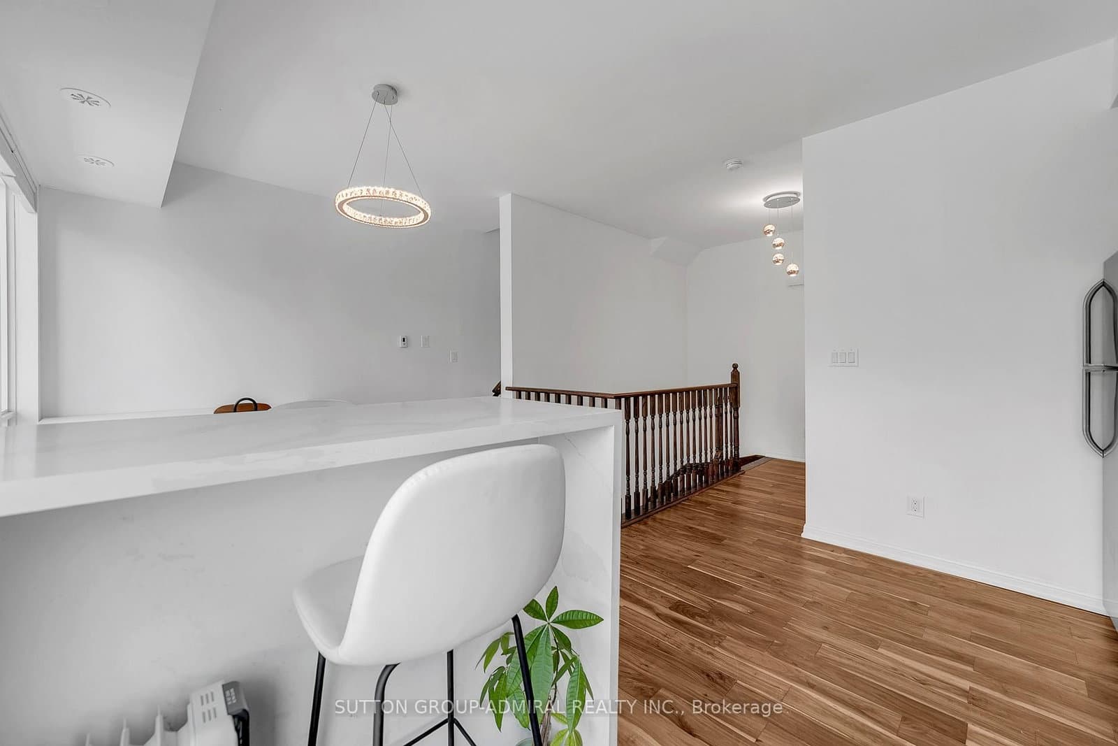 639 Lawrence Avenue, Unit 305 thumbnail 14