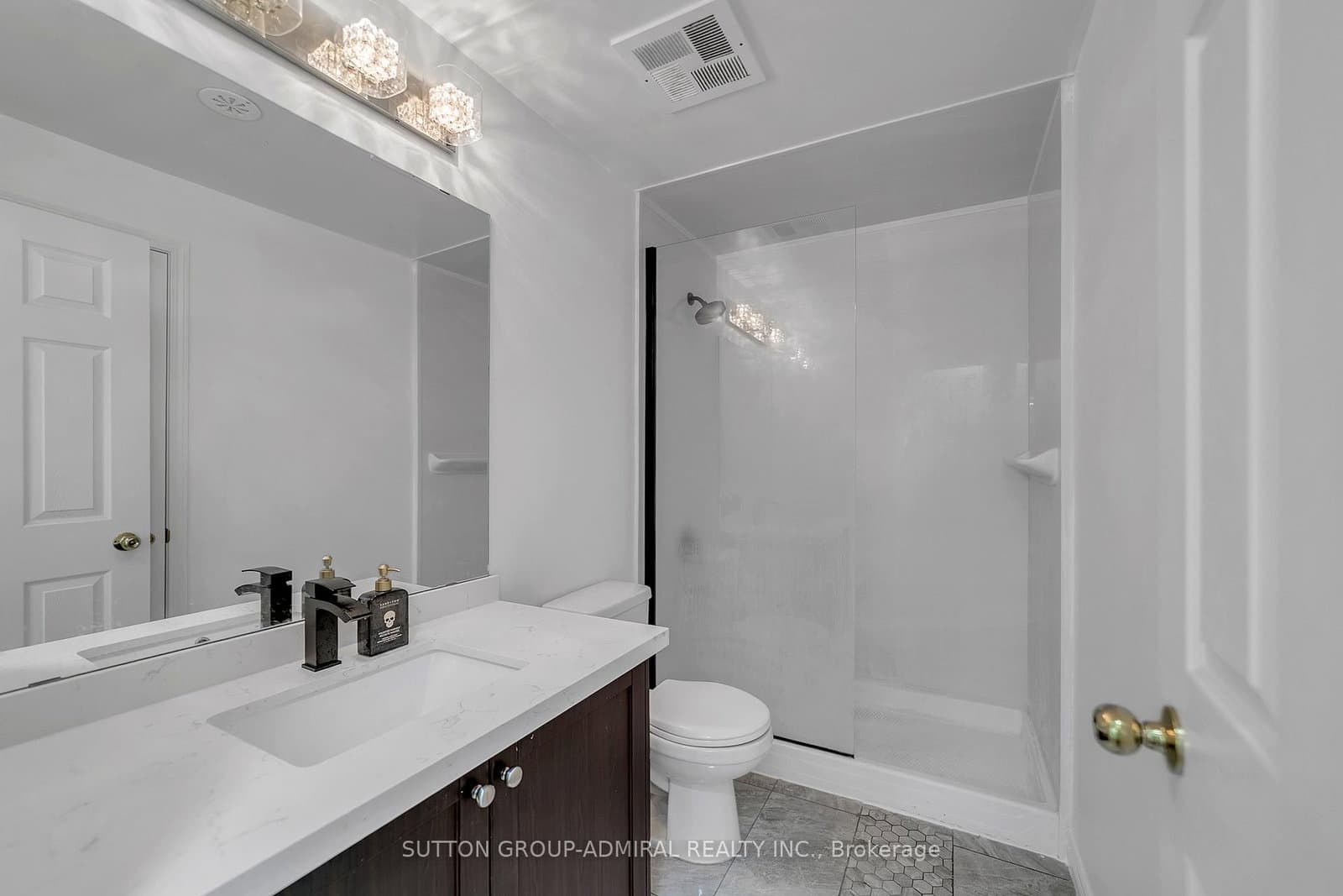 639 Lawrence Avenue, Unit 305 thumbnail 17