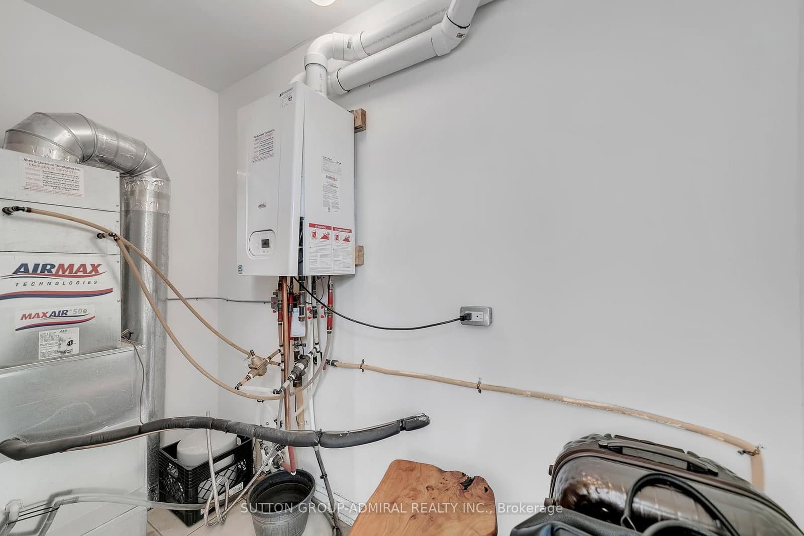 639 Lawrence Avenue, Unit 305 thumbnail 23