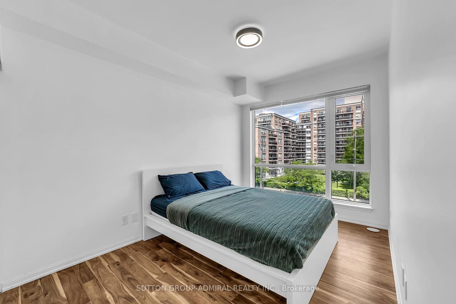 639 Lawrence Avenue, Unit 305 thumbnail 25