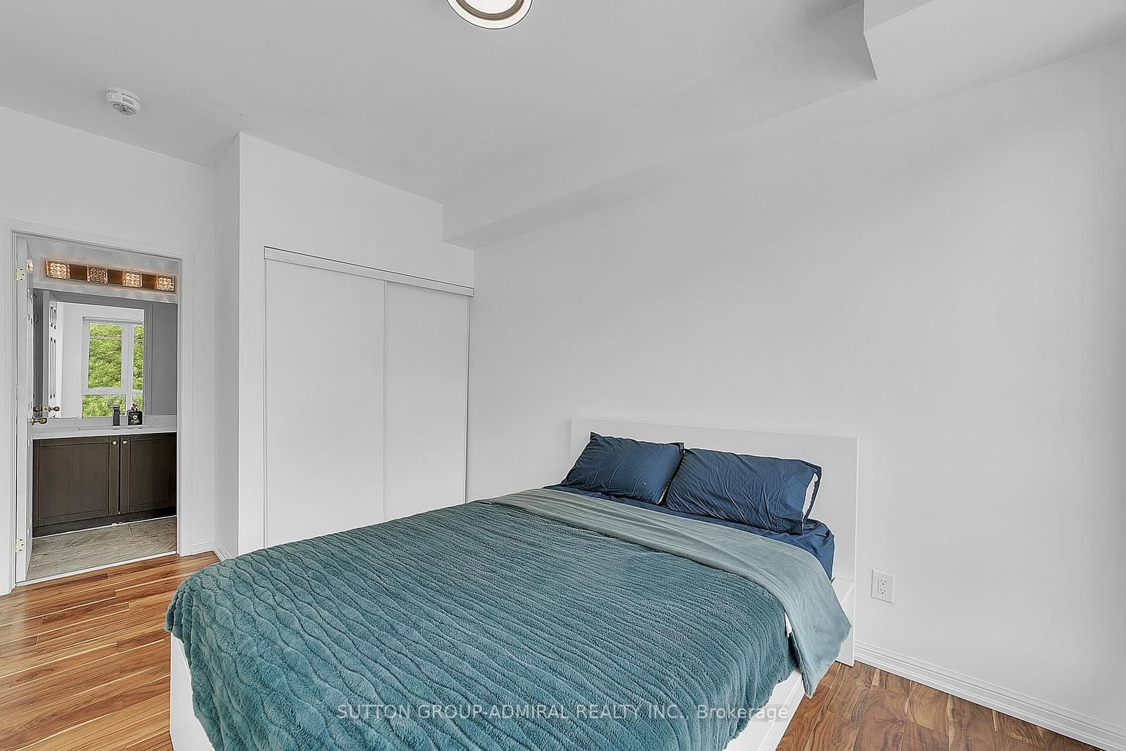 639 Lawrence Avenue, Unit 305 thumbnail 26