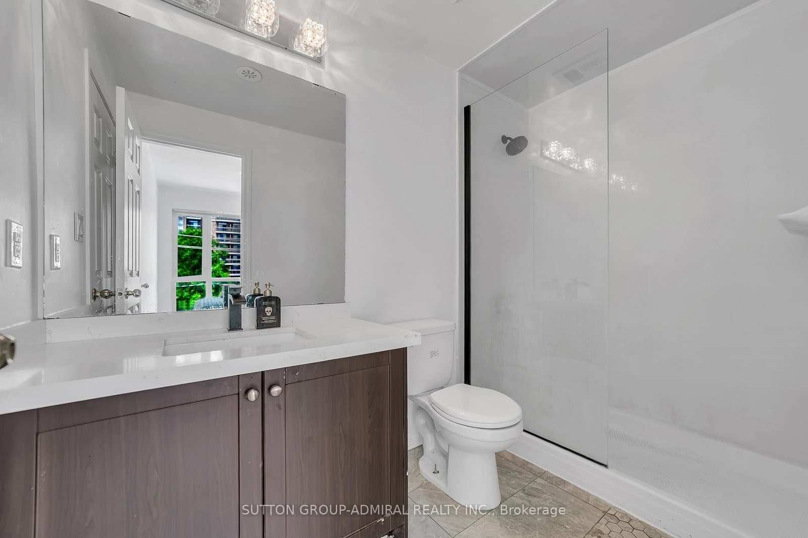 639 Lawrence Avenue, Unit 305 thumbnail 27