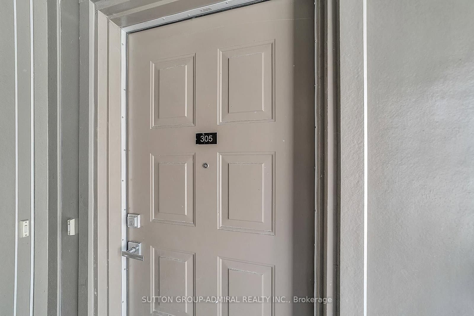 639 Lawrence Avenue, Unit 305 thumbnail 5