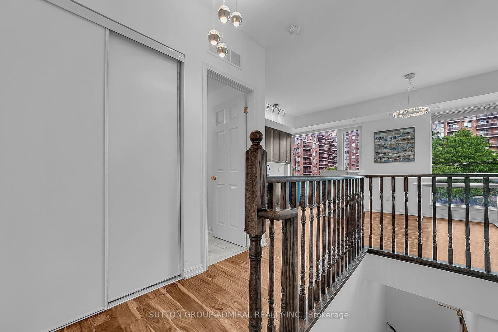 639 Lawrence Avenue, Unit 305 thumbnail 6
