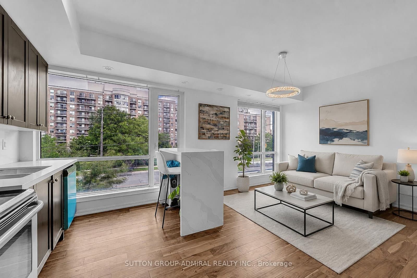 639 Lawrence Avenue, Unit 305 thumbnail 9