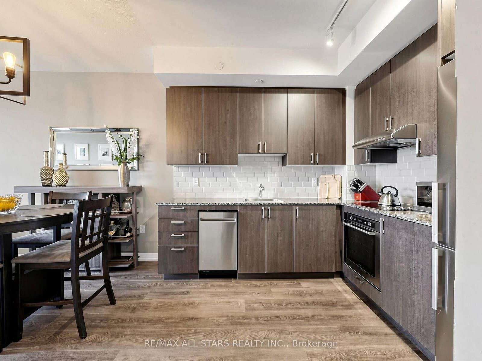 50 Ann O'Reilly Road, Unit 427 thumbnail 17