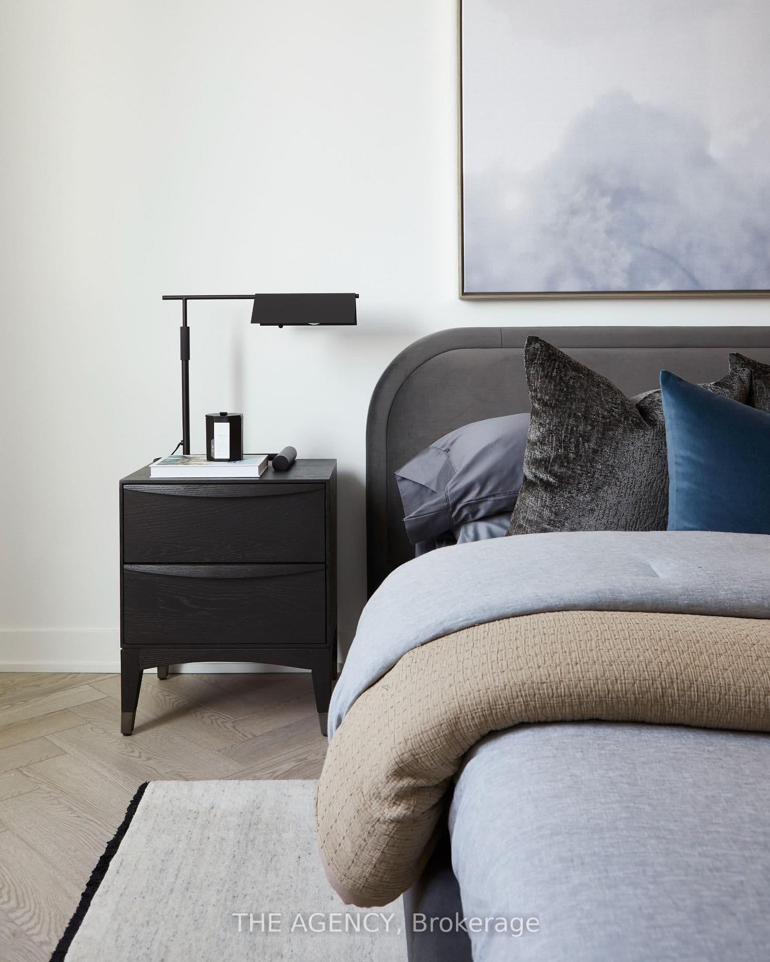 327 King Street W, Unit PH03 thumbnail 23