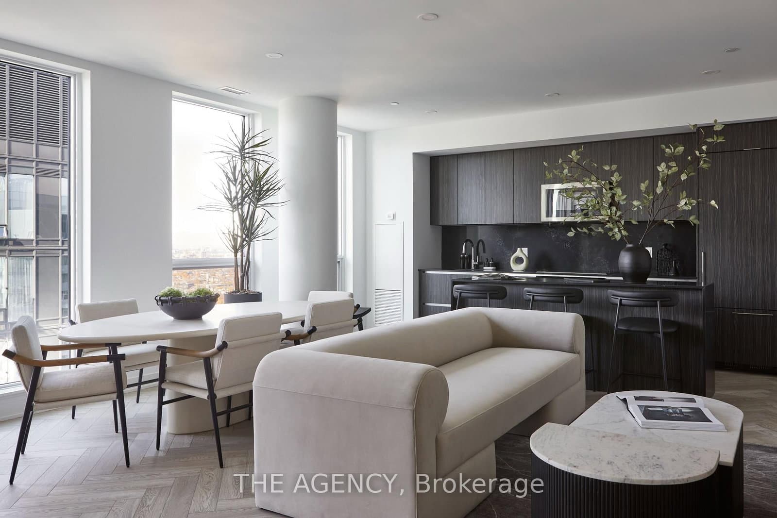327 King Street W, Unit PH03 thumbnail 4