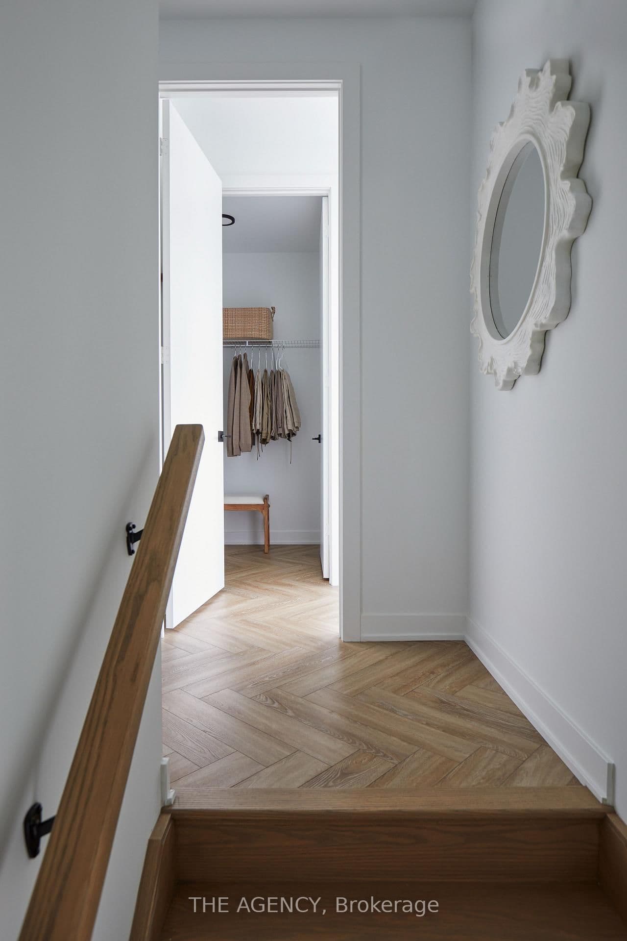 327 King Street W, Unit PH04 thumbnail 12