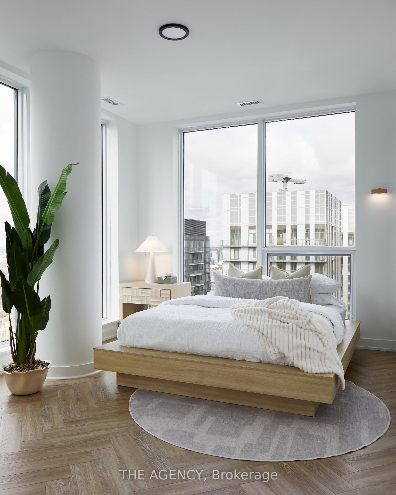 327 King Street W, Unit PH04 thumbnail 15
