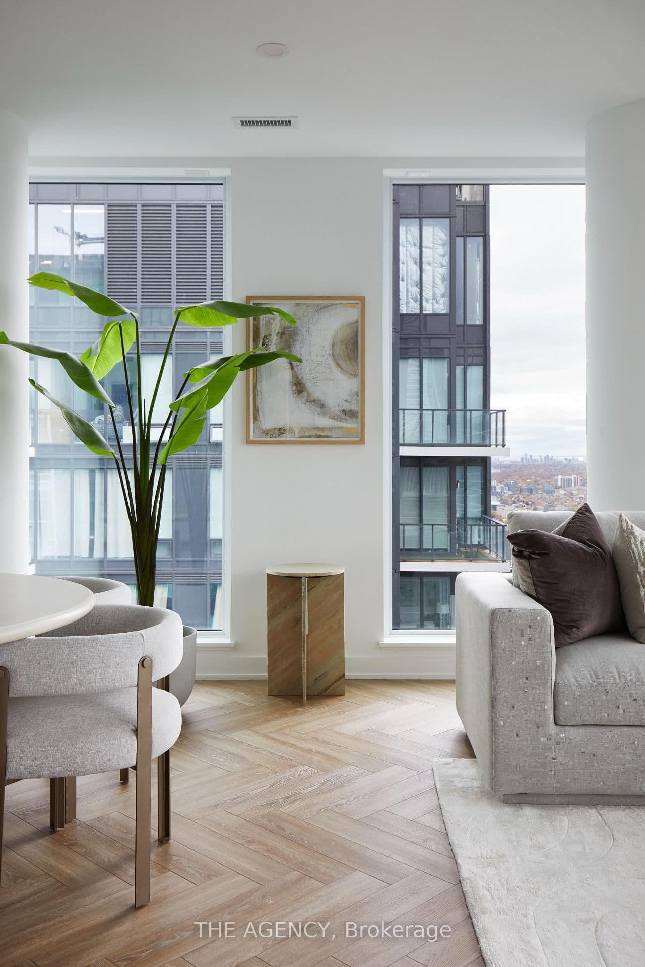 327 King Street W, Unit PH04 thumbnail 8