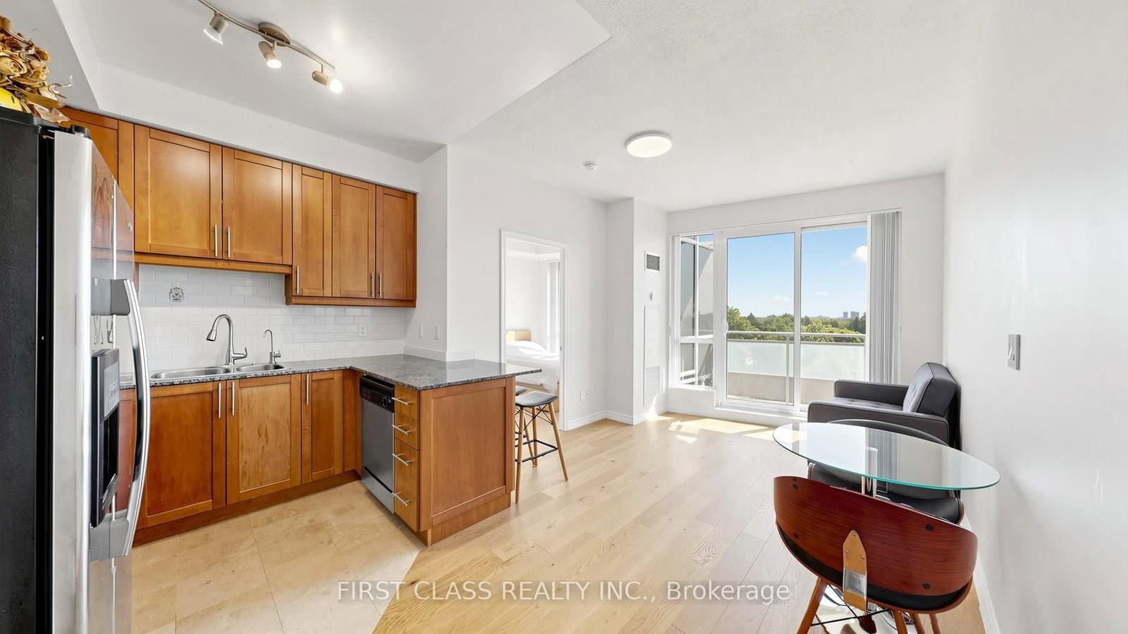 18 Holmes Avenue, Unit 612 thumbnail 2