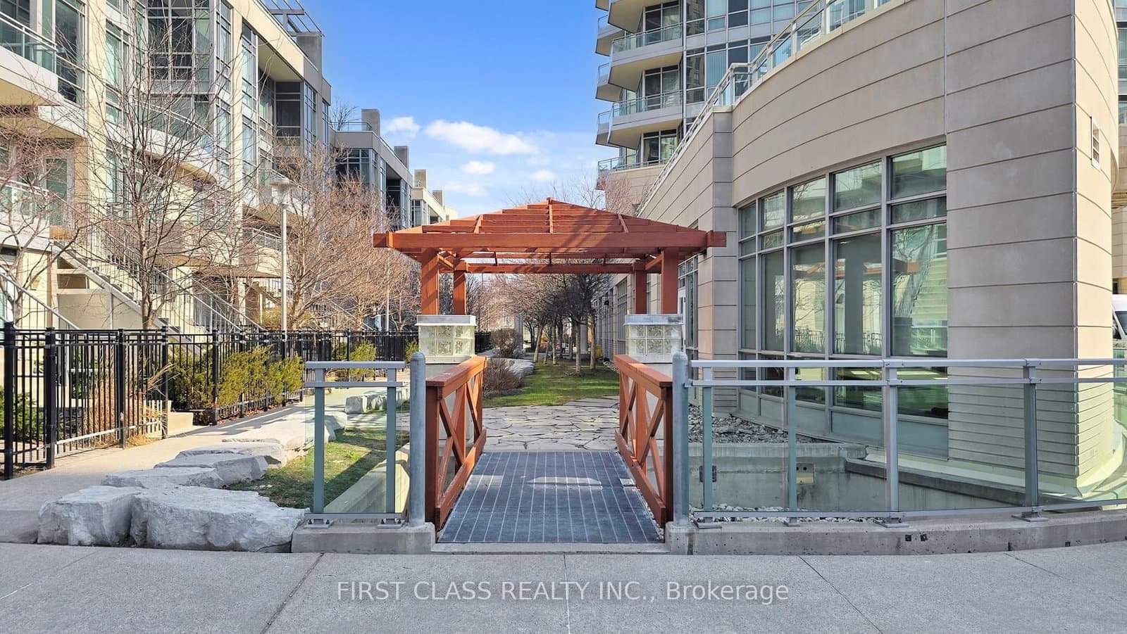 18 Holmes Avenue, Unit 612 thumbnail 32