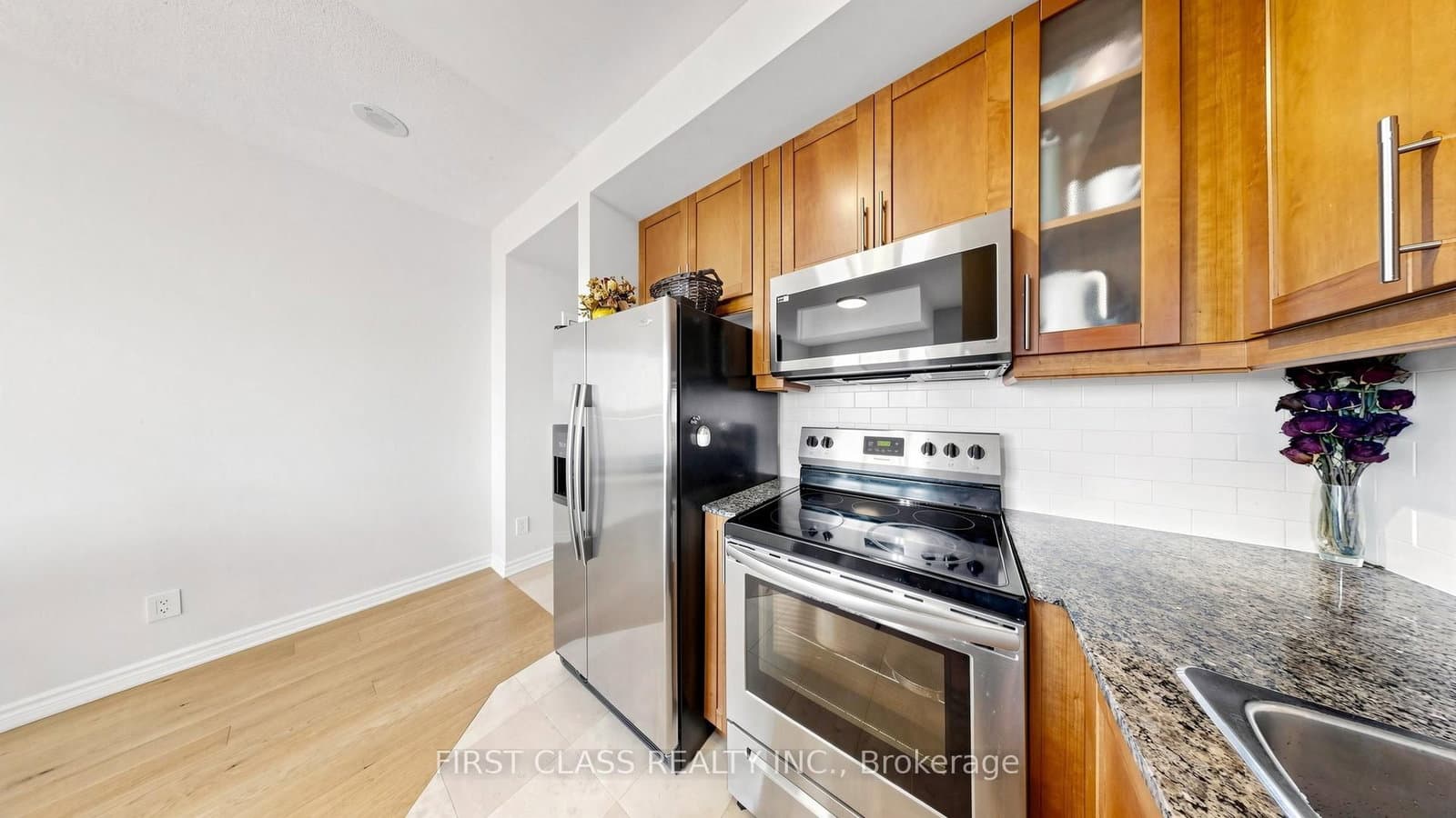 18 Holmes Avenue, Unit 612 thumbnail 6