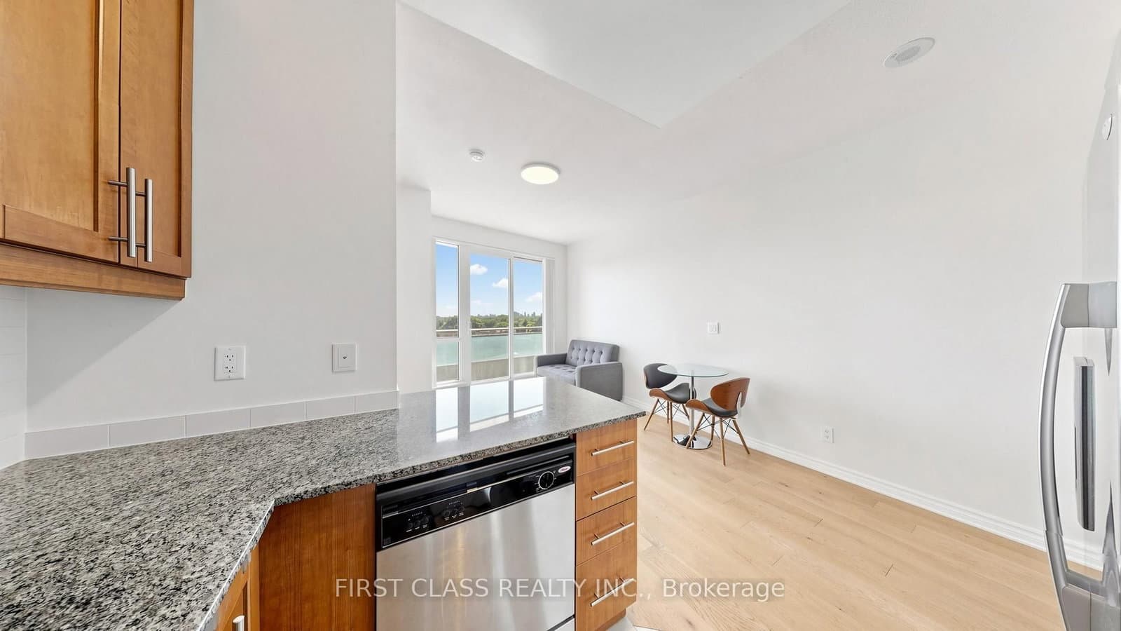 18 Holmes Avenue, Unit 612 thumbnail 7